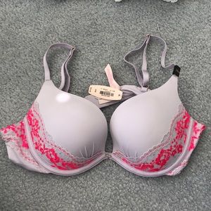 BNWT Victoria secret push up bra 36B